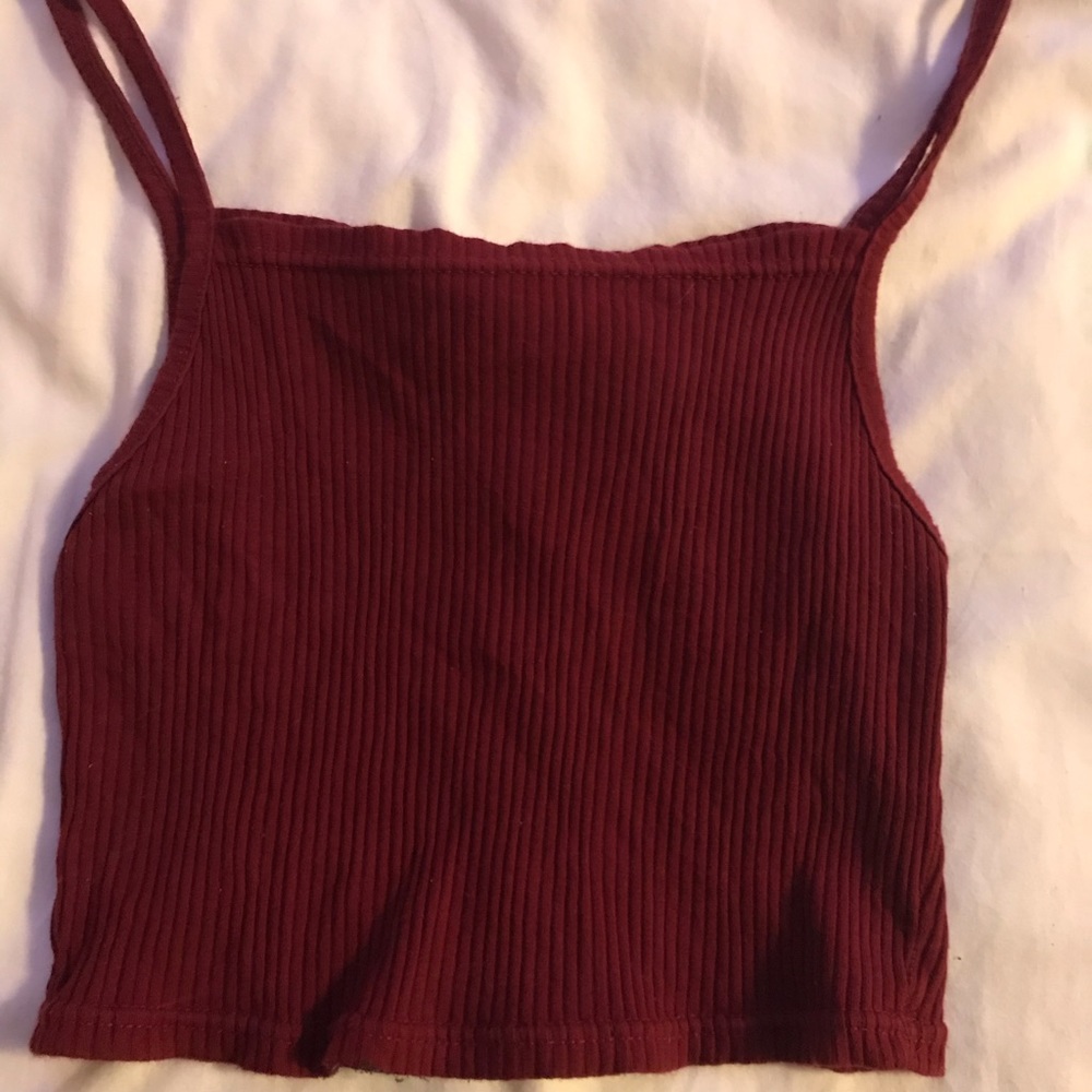 Maroon ribbed crop top !!
